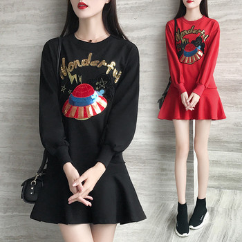 Άνοιξη σπορ-κομψό φόρεμα με τσέπες σε μαύρο και κόκκινο χρώμα