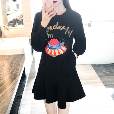 Άνοιξη σπορ-κομψό φόρεμα με τσέπες σε μαύρο και κόκκινο χρώμα