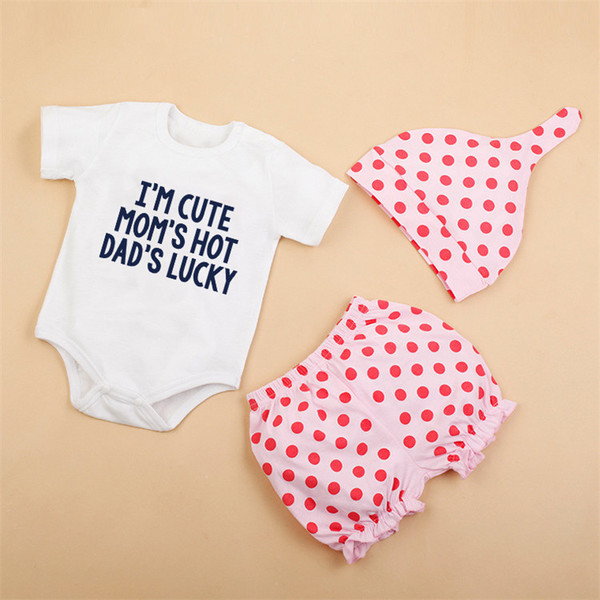 Salopetă confortabilă pentru bebeluși cu inscripție