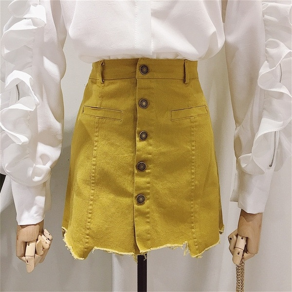 Γυναικεία  φούστα  με υψηλή μέση σε τρία χρώματα, διακοσμητικές τσέπες και κουμπιά