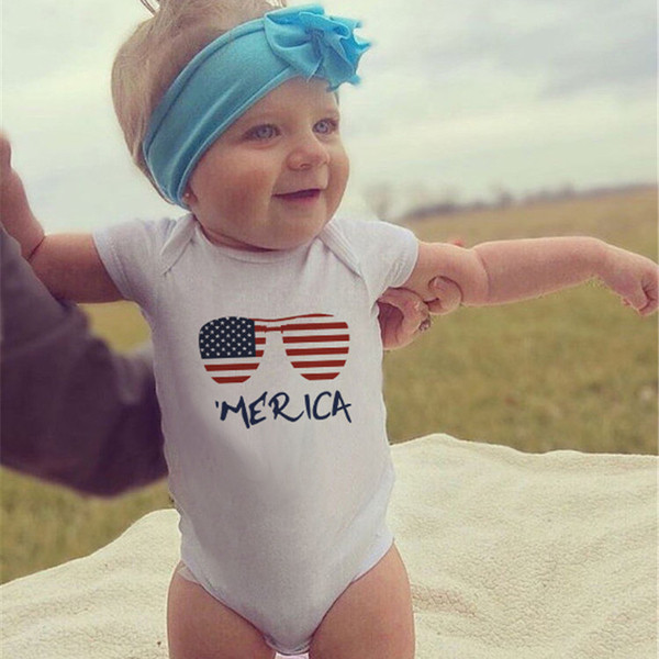 Unisex παιδικό κορμάκι με ενδιαφέρουσα εκτύπωση