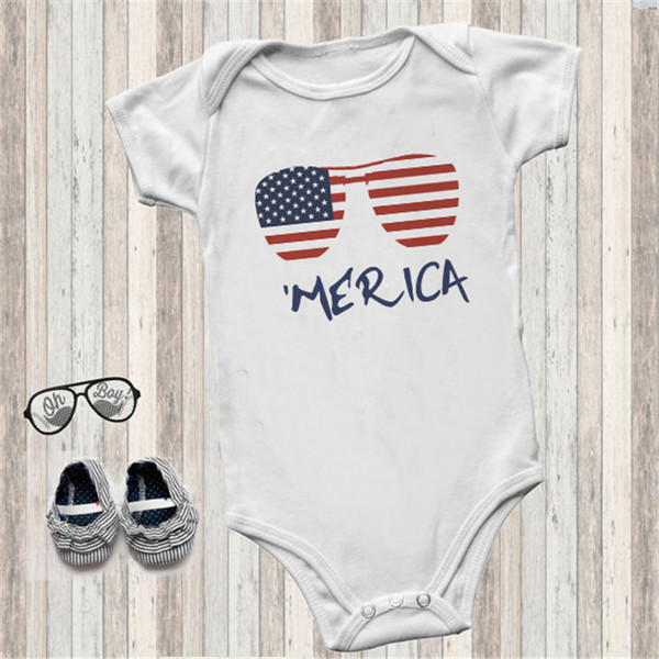 Unisex παιδικό κορμάκι με ενδιαφέρουσα εκτύπωση