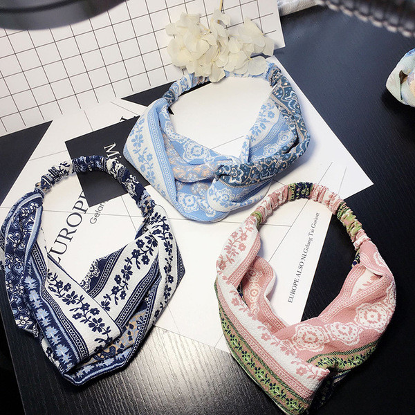 Accesoriu pentru cap de dama in diferite culori potrivite pentru plaja si viata de zi cu zi