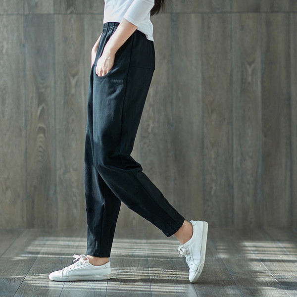 Pantaloni sport de dama moderni cu buzunare