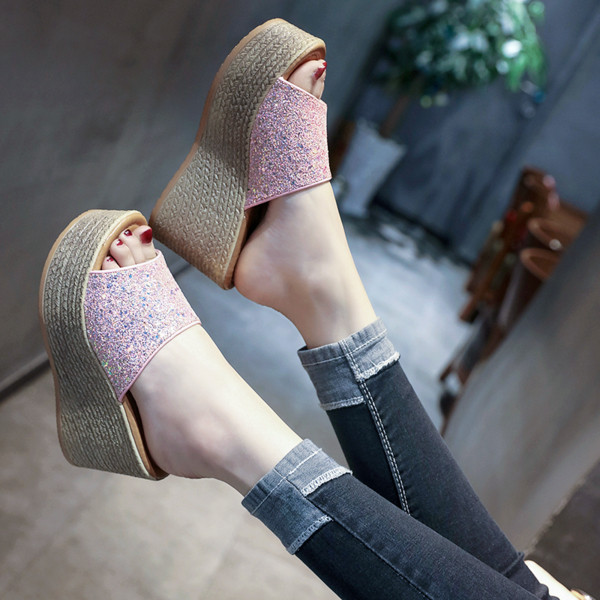 Стилни дамски чехли на платформа лъскави в три цвята