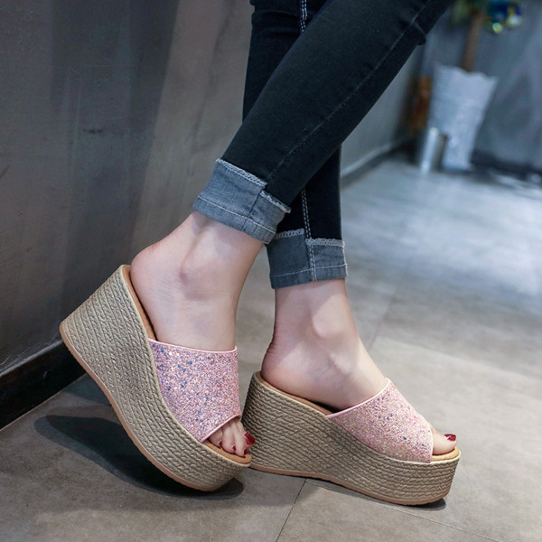 Стилни дамски чехли на платформа лъскави в три цвята