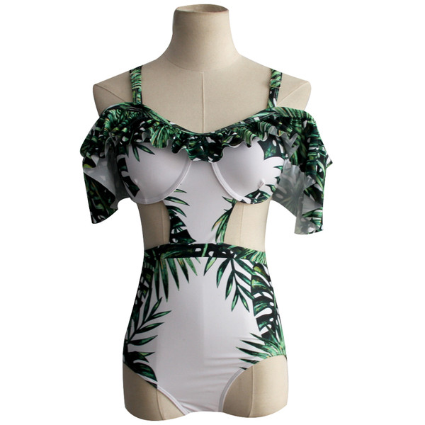 Un costum de baie intreg de dama cu maneca scurta in motiv floral