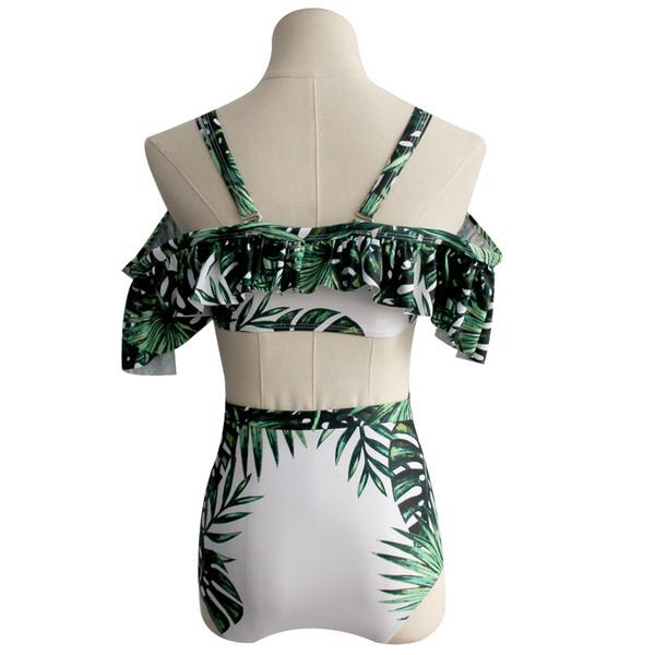 Un costum de baie intreg de dama cu maneca scurta in motiv floral