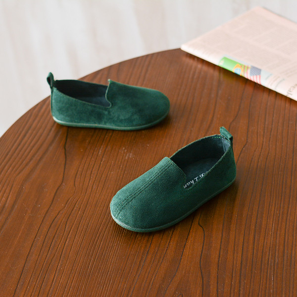 Încălțăminte curată pentru copii pentru băieți și fete potrivite pentru utilizarea de zi cu zi în diferite culori