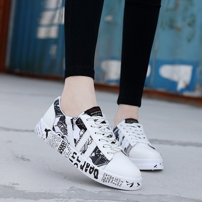 Παιδικά πάνινα παπούτσια για κορίτσια σε επίπεδη σόλα σε διαφορετικά χρώματα και επιγραφή