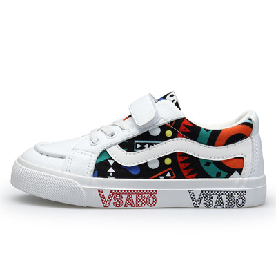 Παιδικά πάνινα παπούτσια για κορίτσια σε επίπεδη σόλα σε διαφορετικά χρώματα και επιγραφή