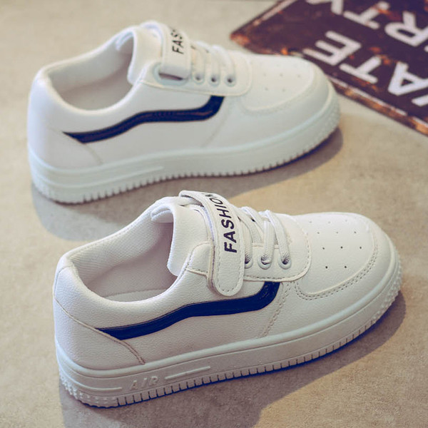 Adidași copii pentru fete în alb cu panglici colorate și inscripție