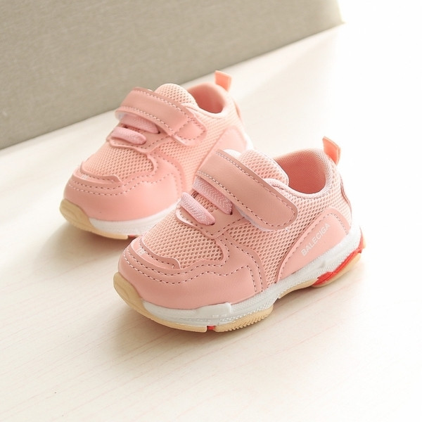 Детски маратонки в различни цветове 