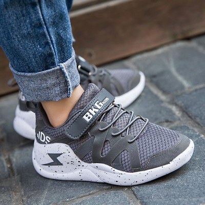 Αθλητικά παπούτσια για αγόρια σε διαφορετικά χρώματα