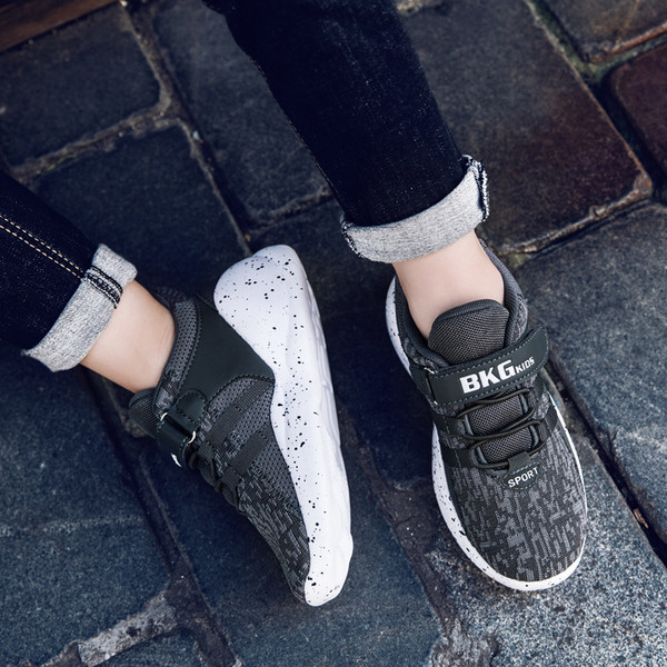 Αθλητικά παπούτσια για αγόρια σε διαφορετικά χρώματα