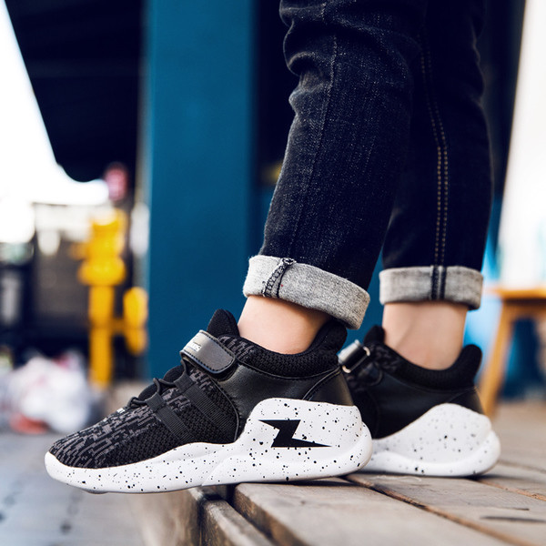 Αθλητικά παπούτσια για αγόρια σε διαφορετικά χρώματα