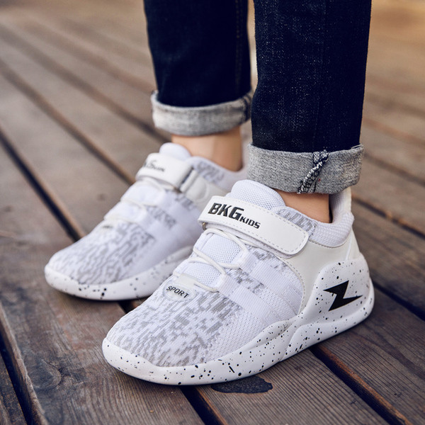 Αθλητικά παπούτσια για αγόρια σε διαφορετικά χρώματα