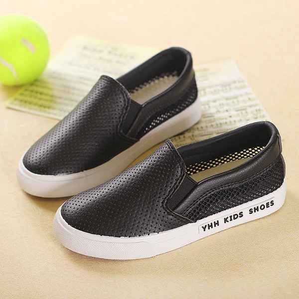 Παιδικά αθλητικά παπούτσια για κορίτσια με λευκό και μαύρο πλέγμα