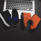 Μοντέρνα παιδικά παπούτσια για αγόρια σε δύο χρώματα με πλαϊνό φερμουάρ