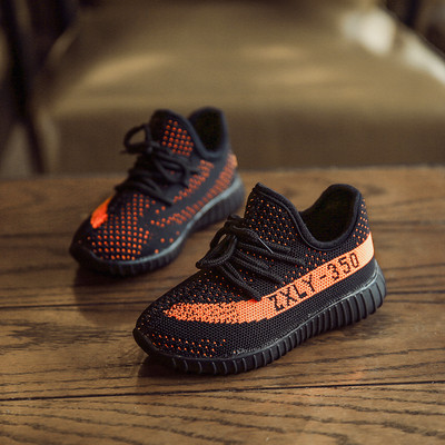 Καθημερινά παιδικά πάνινα παπούτσια σε διάφορα χρώματα με συνδέσμους κατάλληλα για αγόρια και κορίτσια