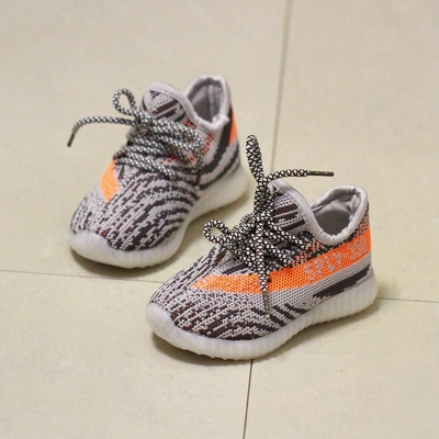 Καθημερινά παιδικά πάνινα παπούτσια σε διάφορα χρώματα με συνδέσμους κατάλληλα για αγόρια και κορίτσια