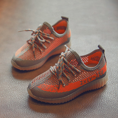 Καθημερινά παιδικά πάνινα παπούτσια σε διάφορα χρώματα με συνδέσμους κατάλληλα για αγόρια και κορίτσια