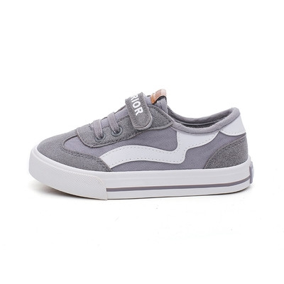 Παιδικά πάνινα παπούτσια σε δύο μοντέλα και σε διάφορα χρώματα κατάλληλα για αγόρια και κορίτσια