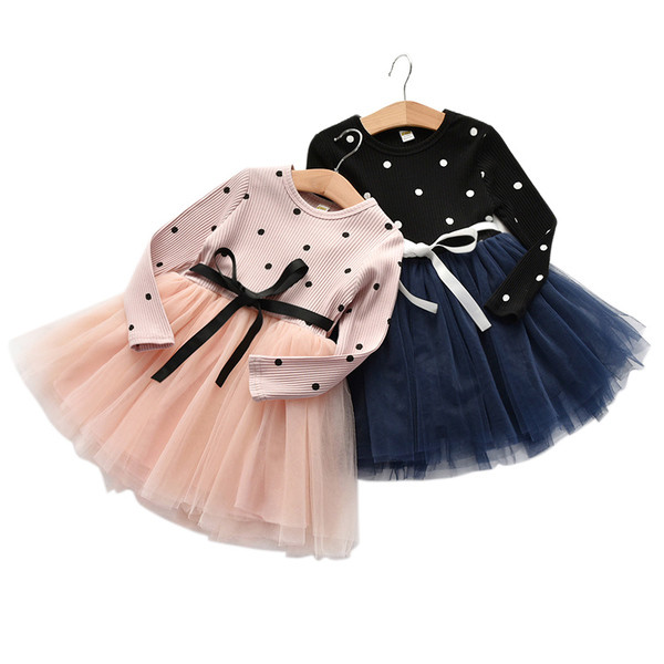 Пролетно-есенна разкроена рокличка на точки и с панделка