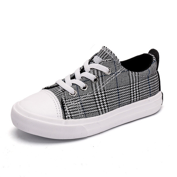 Stílusos gyerek tornacipő fiúknak nyakkendővel