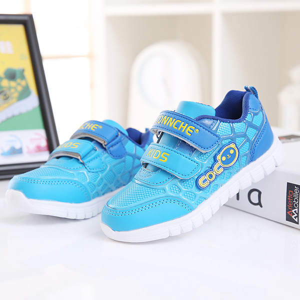 Alkalmi gyerek tornacipő élénk színekben fiúknak és lányoknak egyaránt