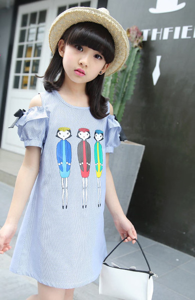 Καθημερινό φόρεμα με ανοιχτό μανίκι, κορδέλες και μεγάλη έγχρωμη εκτύπωση