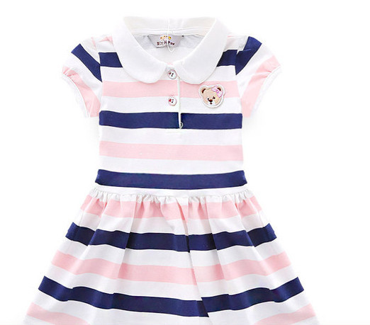 Gyerekruha rövid ujjal, széles csíkokkal és rátéttel