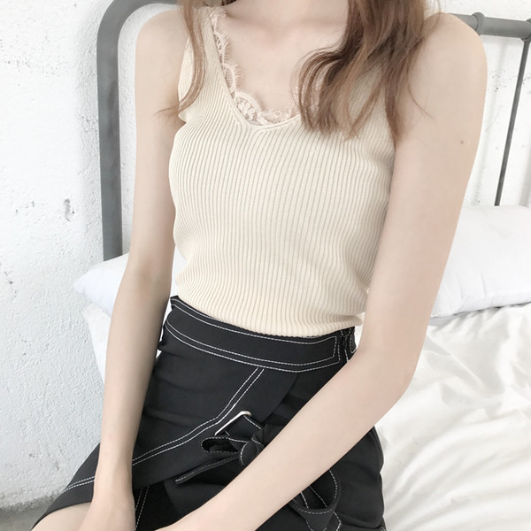 Top de damă HIT cu decolteu în V și decor din dantelă în diferite culori