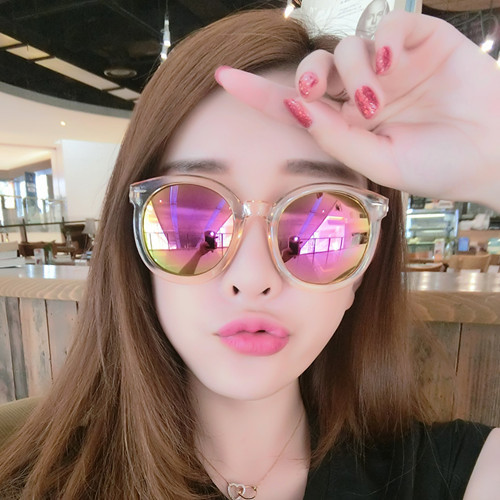 Ochelari actuali de dama cu reflexii in oglinda in multe culori