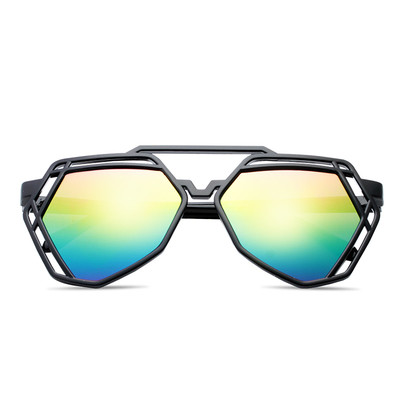 Γυναικεία γυαλιά  με ενδιαφέρον πλαίσιο σε διάφορα χρώματα