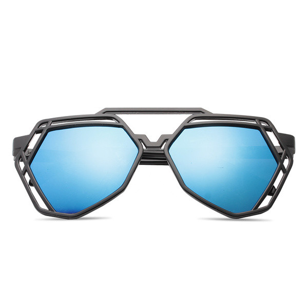 Γυναικεία γυαλιά  με ενδιαφέρον πλαίσιο σε διάφορα χρώματα