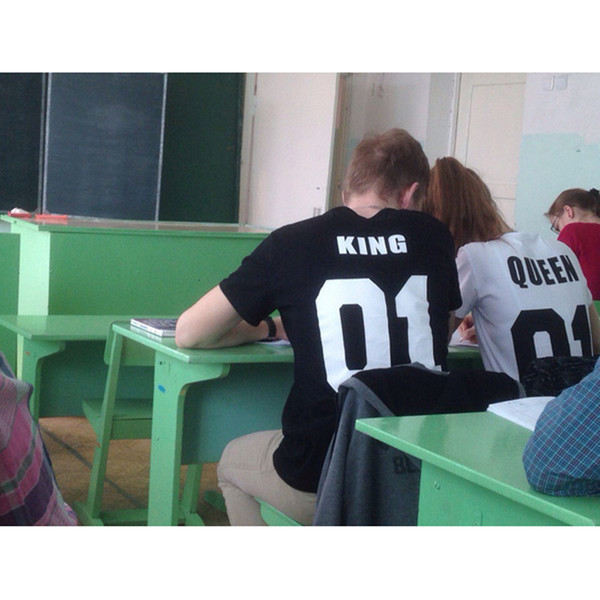 Tricou zilnic pentru El și Ea cu o inscripție originală