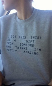 Tricou casual de dama cu maneci scurte, decolteu O si imprimeu la zi (multe modele)