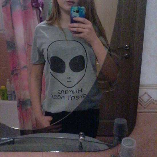 Tricou casual de dama cu maneci scurte, decolteu O si imprimeu la zi (multe modele)