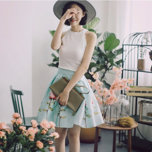 Maieu scurt cu guler in mai multe variante si culori diferite