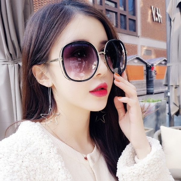 Ochelari de soare moderni de dama cu lentile ovale mari in doua culori