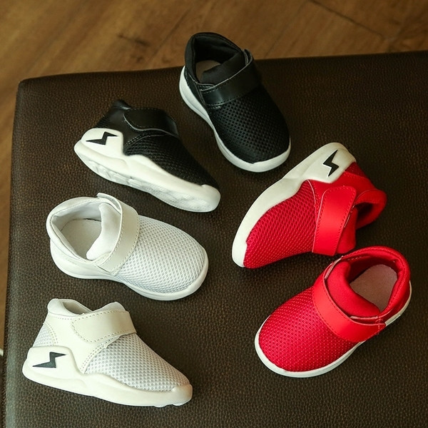 Modern gyerekcipő hálóval három színben lányoknak