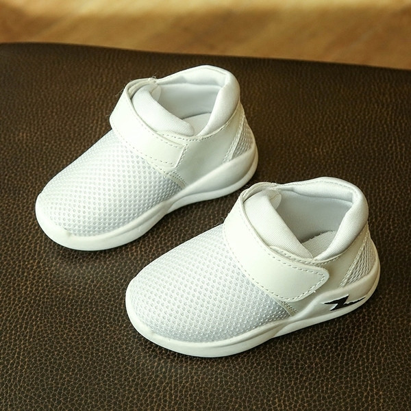 Modern gyerekcipő hálóval három színben lányoknak