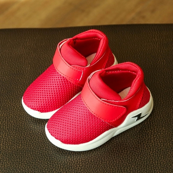 Modern gyerekcipő hálóval három színben lányoknak