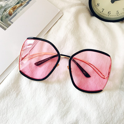 Σύγχρονα γυναικεία γυαλιά ηλίου με μεγάλα χρωματιστά γυαλιά σε τρία χρώματα