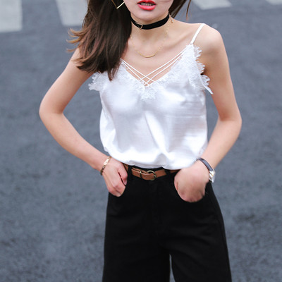 Maieu de damă din șifon cu decolteu în V, decor din dantelă și legături subțiri