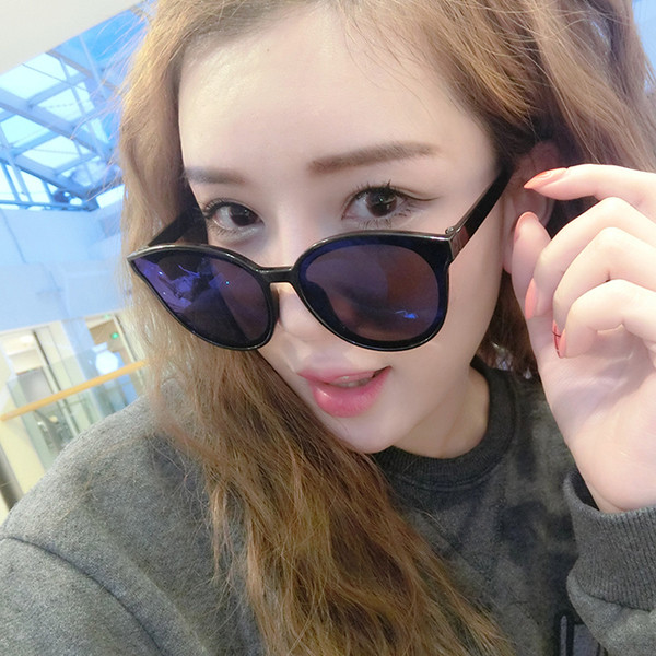 ÚJ modell HIT női napszemüveg tükörtükrözéssel, sok színben