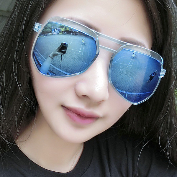 Női mindennapi napszemüveg UV védelemmel több színben