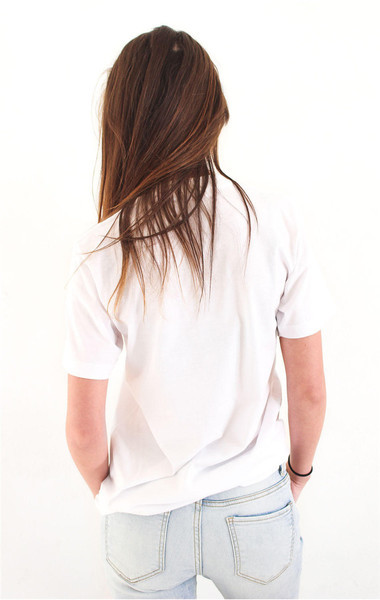 T-shirt σε λευκό με επιγραφή, κοντό μανίκι και κολάρο σε σχήμα O