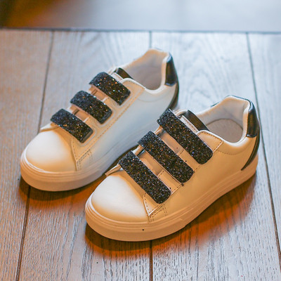 Παιδικά πάνινα παπούτσια για κορίτσια με λουράκια velcro με μπροκάρ σε διάφορα χρώματα